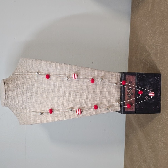 Silver & Red Necklace - Picture 4 of 8